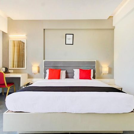 Capital O 77219 Hotel Dwarwata Dharwad Zewnętrze zdjęcie