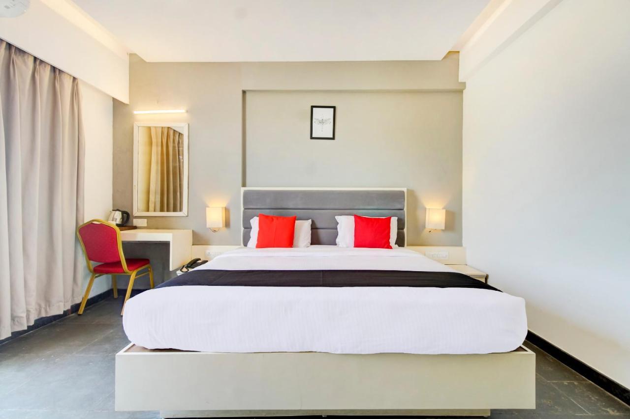 Capital O 77219 Hotel Dwarwata Dharwad Zewnętrze zdjęcie