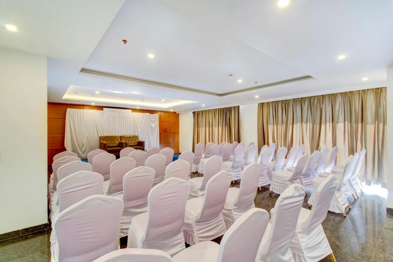 Capital O 77219 Hotel Dwarwata Dharwad Zewnętrze zdjęcie