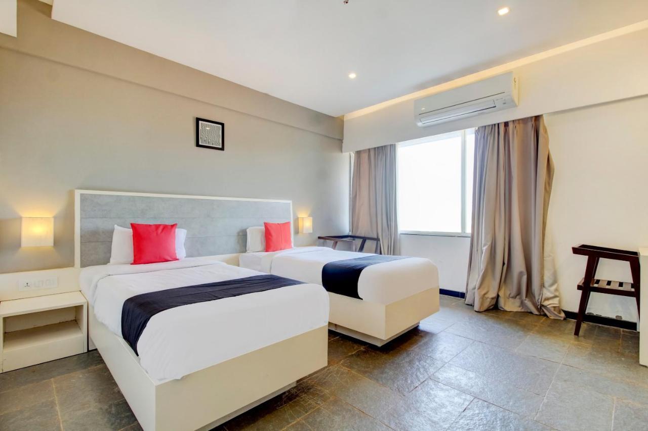 Capital O 77219 Hotel Dwarwata Dharwad Zewnętrze zdjęcie